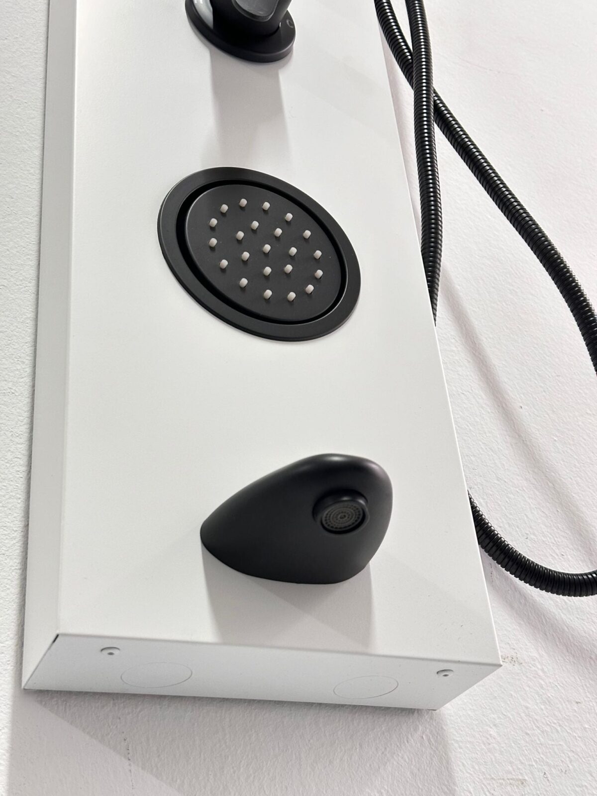 Panneau De Douche Mat Tout En Accessoire Tout Noir – Image 10