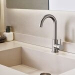 Mitigeur De Lavabo Stria - Bec Courbe - Pivotant - Démarrage À Froid - Poignée À Texture Nettoyée Raffinée - Sans Vidage - Inox Brossé – Image 2